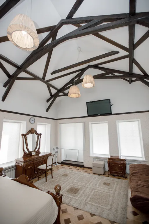 Роскошный номер для пар и семей с детьми, с балконом, кухней и диваном