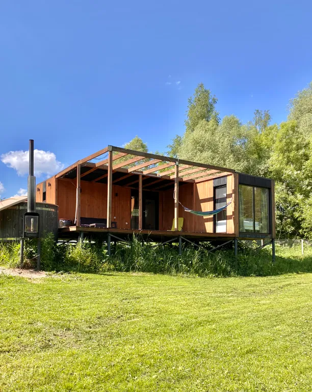 Коттедж Домик на берегу реки с сауной и горячей бочкой Фурако — Новый Быт