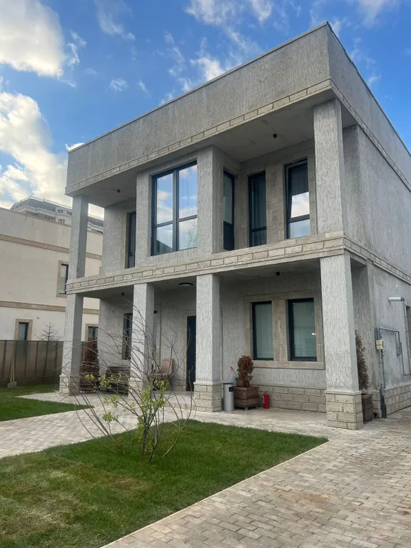 Дом с баней, купелью и бассейном для вашей компании