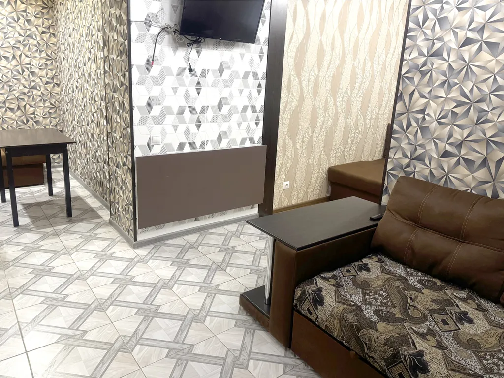 Две спальни в однокомнатной недалеко от  ТЦ "РИО"