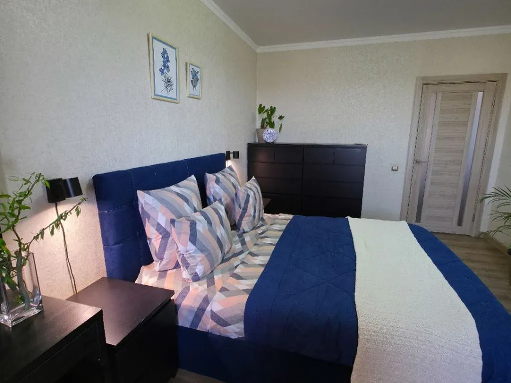 Стильная семейная квартира (Уютный Дом)