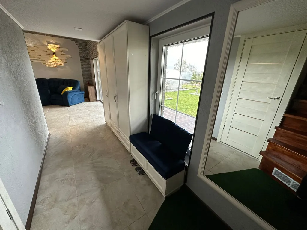 Домик у моря и озера