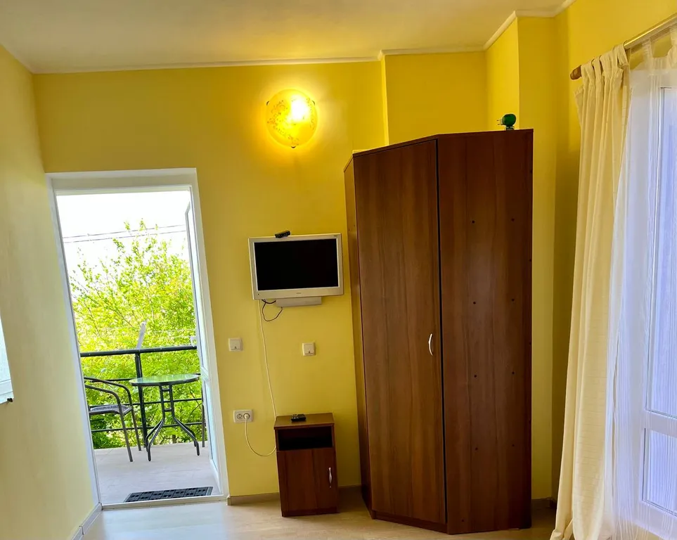 Квартира Квартира Двухкомнатный с кухней и террасой — Севастополь