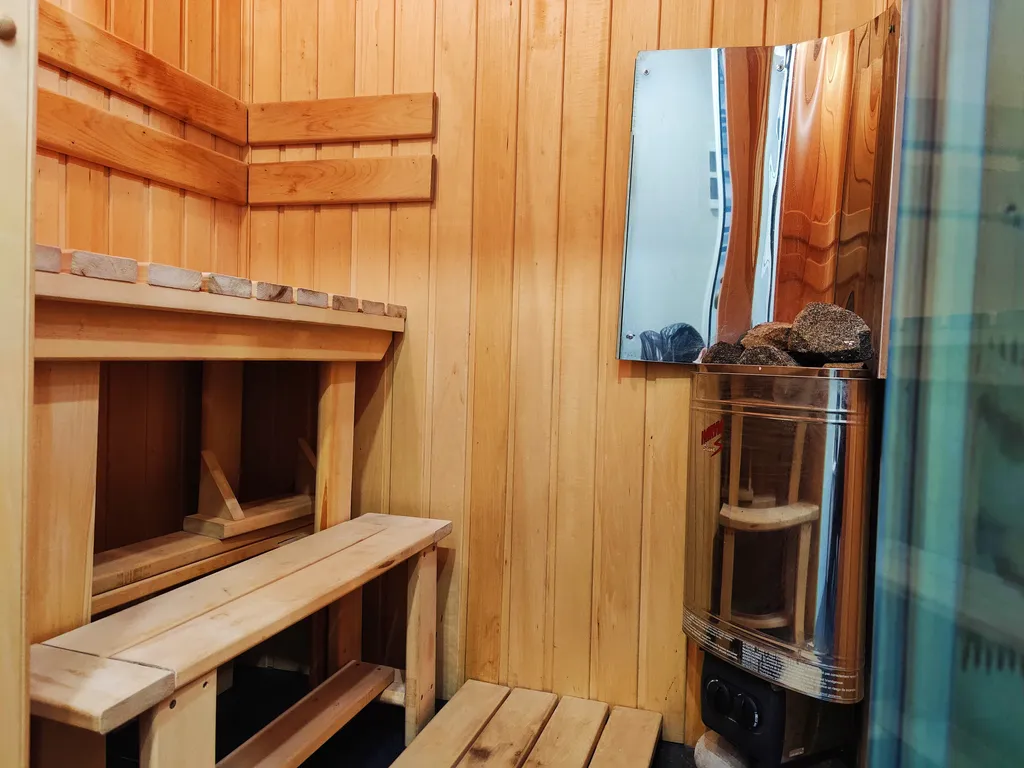 Стильная квартира с сауной, в центре города