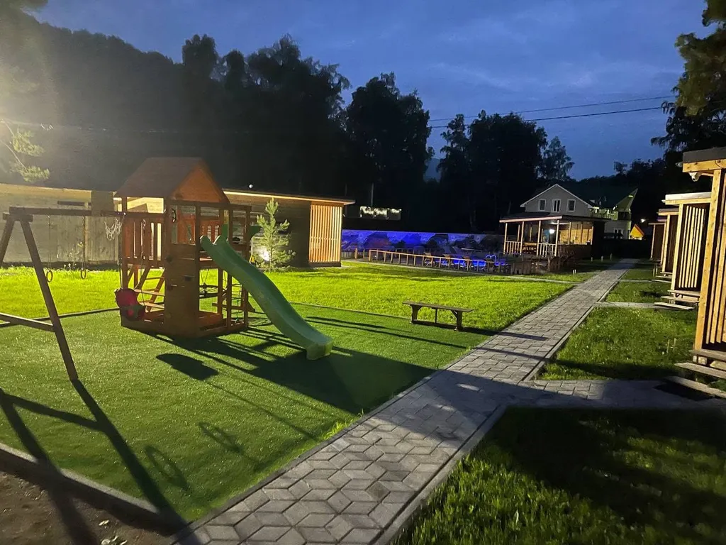 Шале с панорамными окнами и видом на горы