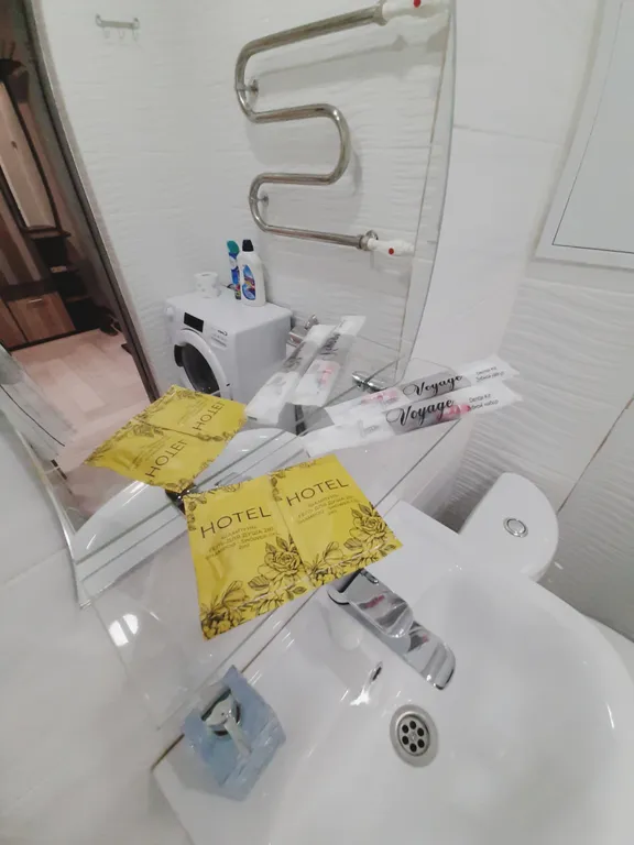 Квартира рядом с Ледовым комплексом Кристалл, бассейном Нефтяник