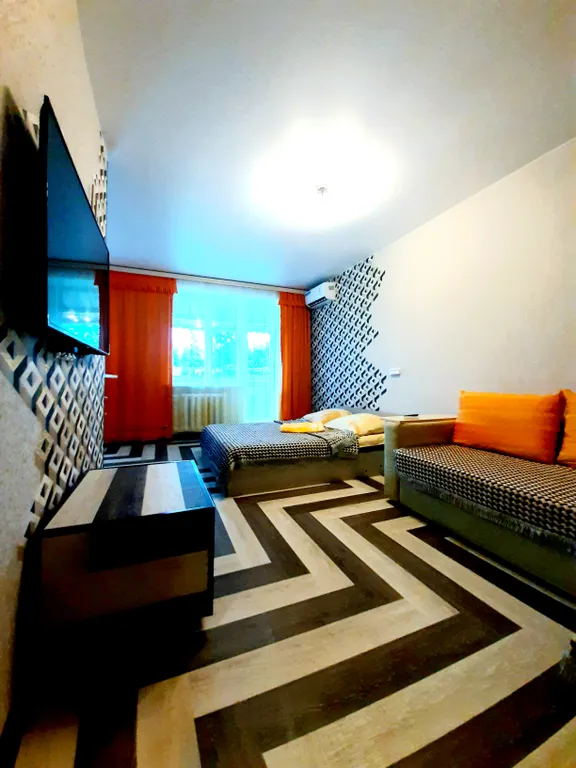 Квартира с балконом рядом с Аэропортом, 15 мин до моря и казино