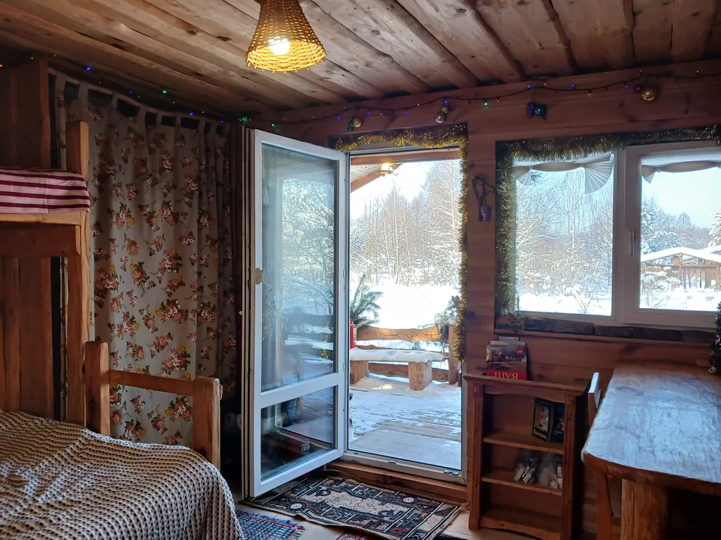 Дом у леса с камином на окраине для отдыха души и тела