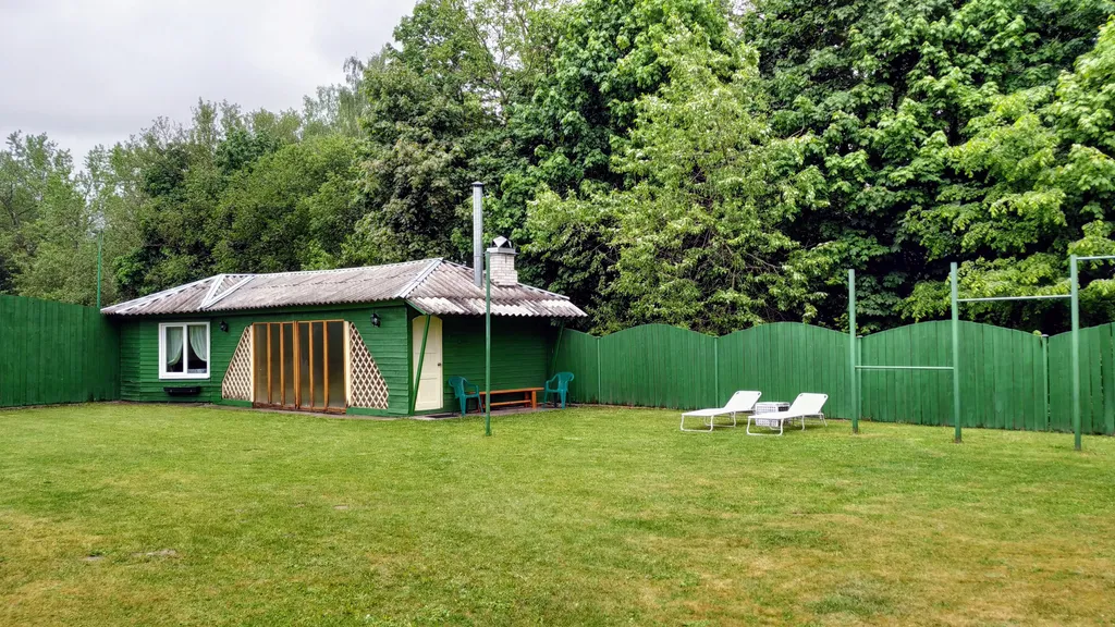 Коттедж Уютный домик в деревне — Калищи