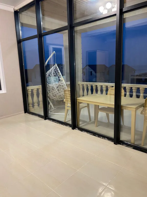 Уютный двухэтажный дом с видом на море