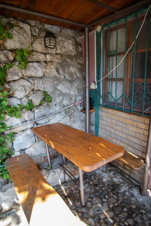 Домик с террасой