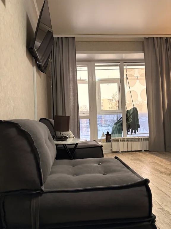 Видовая квартира с панорамным остеклением в центре