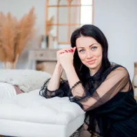 Анна Мирошниченко