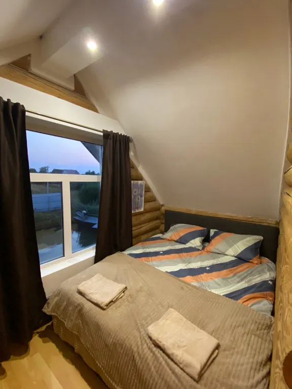 Дом с прудом