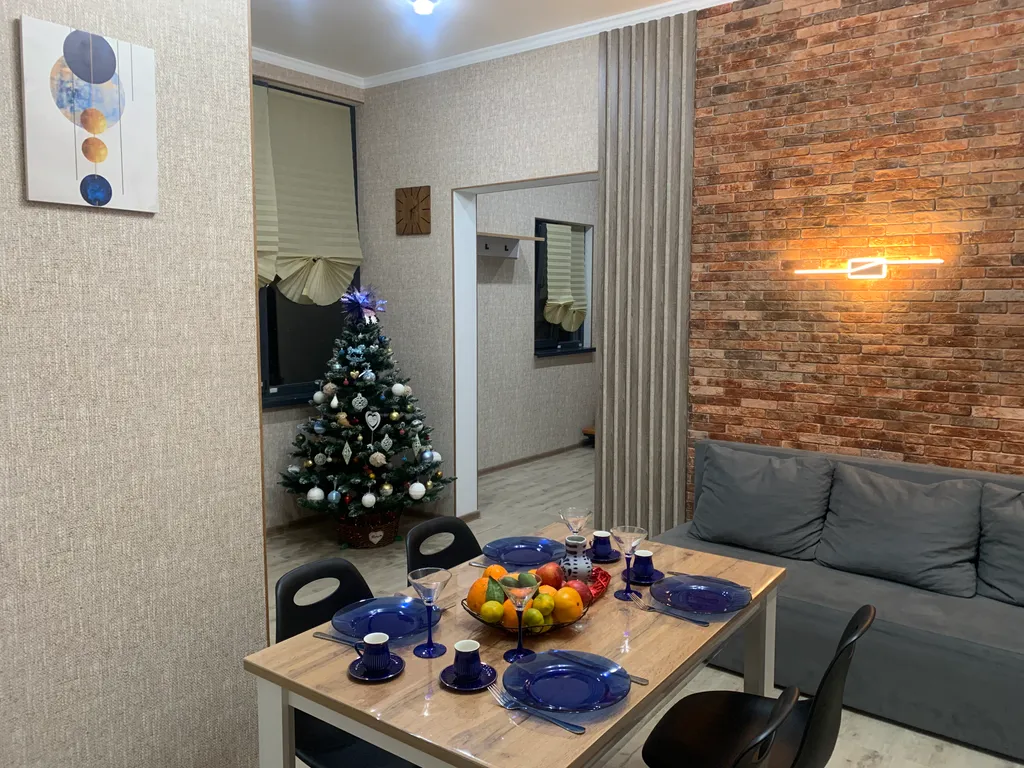 Комфортабельный дом с бассейном с видом на горы