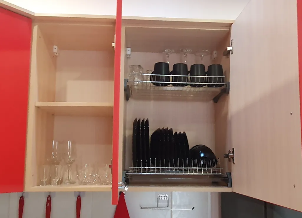 Уютная студия с отдельной спальной зоной, рядом с Иртышом