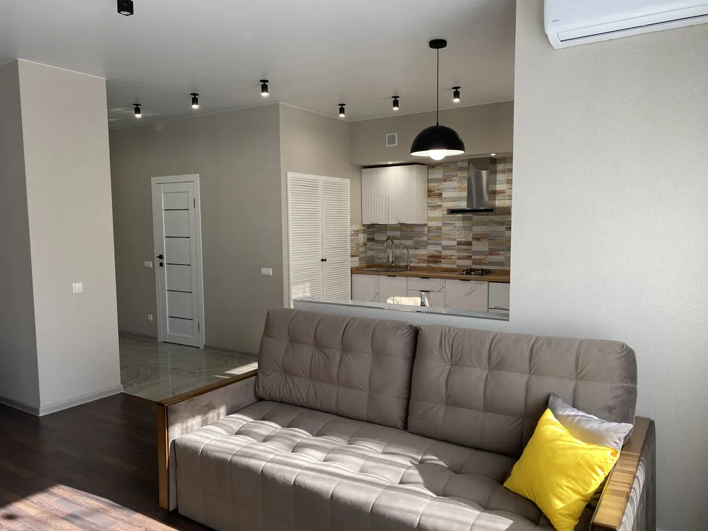 Уютная студия в новом доме, парковка в закрытом дворе, самый центр