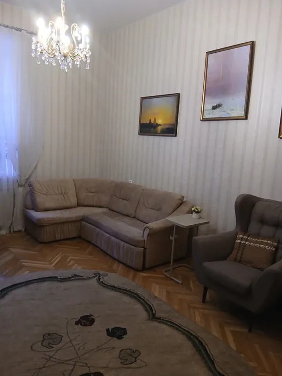 Квартира Дом-памятник рядом с Дворцовой площадью — аренда посуточно в Санкт-Петербург