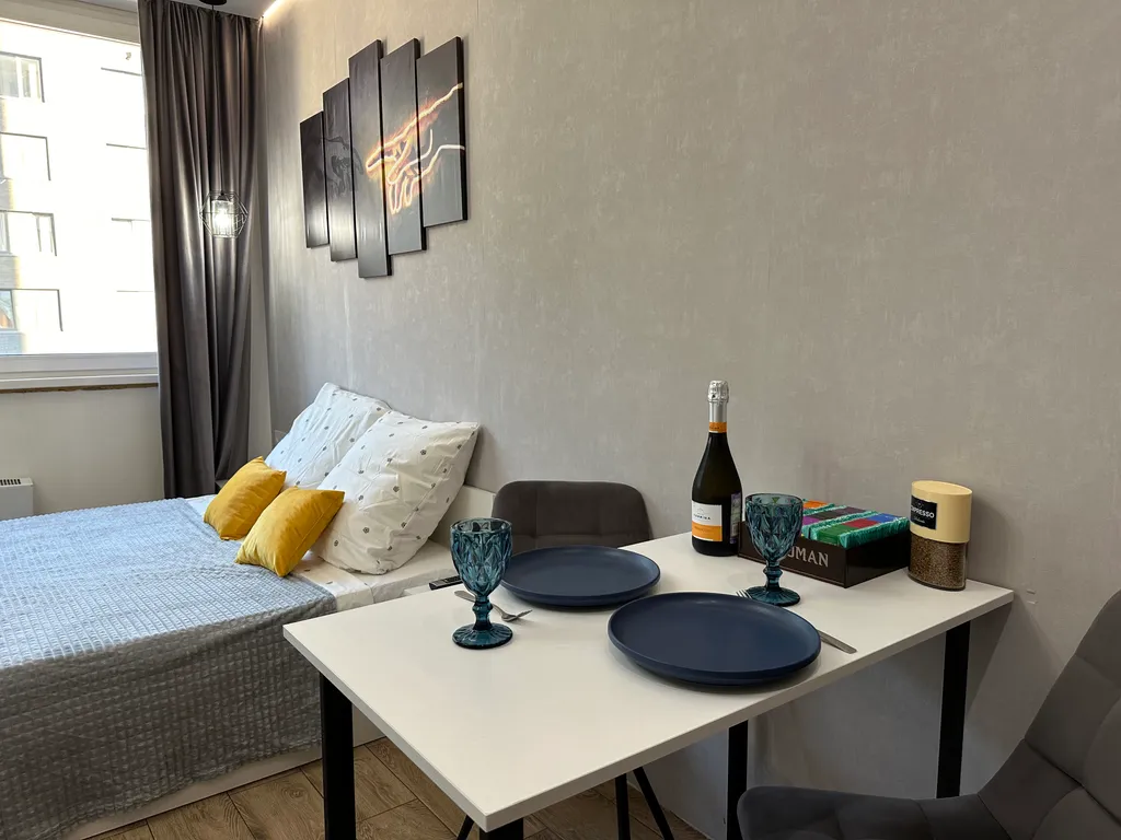 Студия с дизайнерским ремонтом