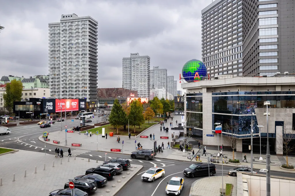 Квартира 3-комнатная квартира с видом на ночную Москву — Москва