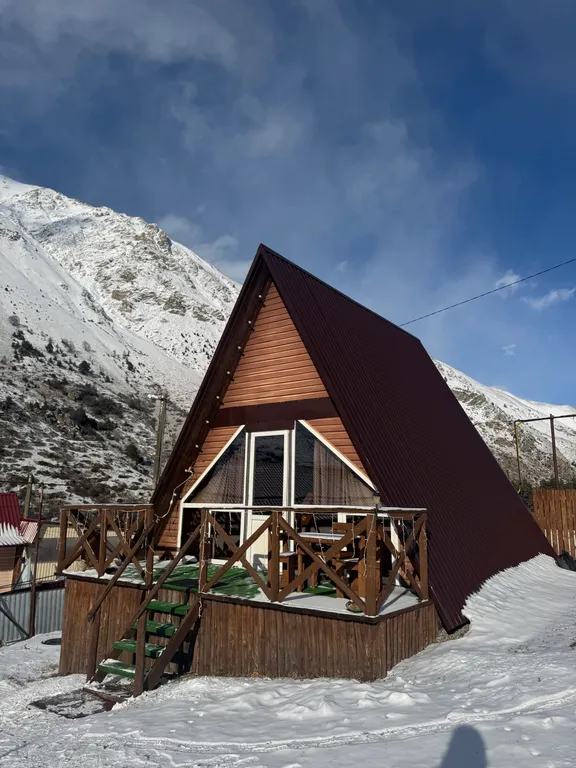 Коттедж Треугольный домик в Приэльбрусье — аренда посуточно в Эльбрус