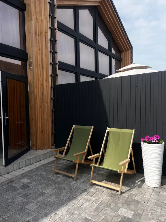 Коттедж 2 на береговой линии с красивым пляжем