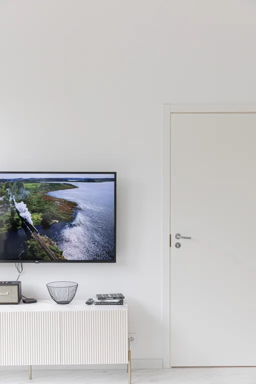 Стильный дом на берегу Ладожского озера с панорамным видом