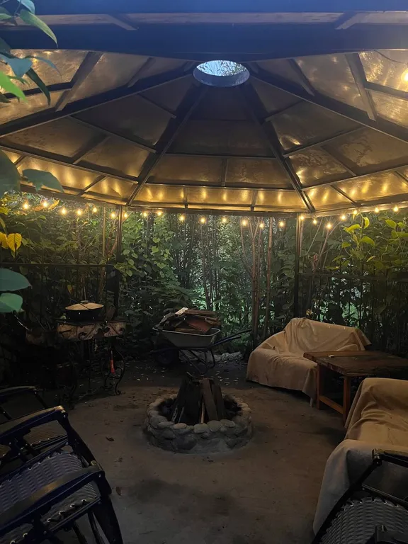 Дом Орешек на берегу Катуни