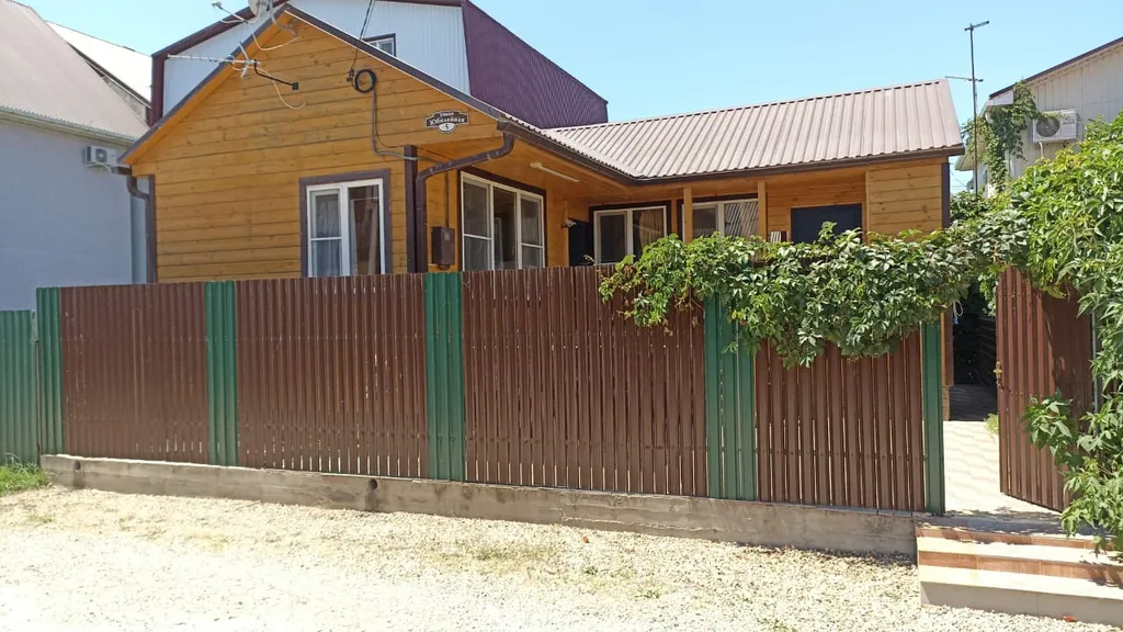 Коттедж Дача для семейного отдыха у моря — аренда посуточно в Голубицкая