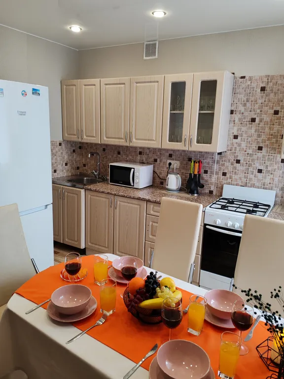 Квартира Большая и уютная квартира недалёко от центра с Кондиционером — Великий Новгород