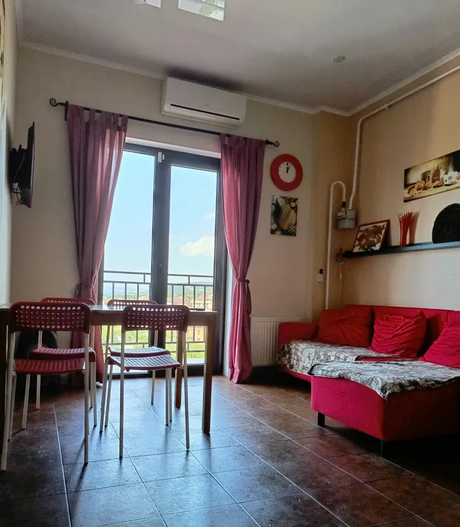 Большая квартира с видом на море