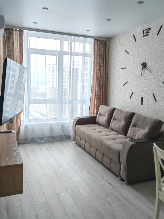 Солнечная квартира с видом на Московскую площадь