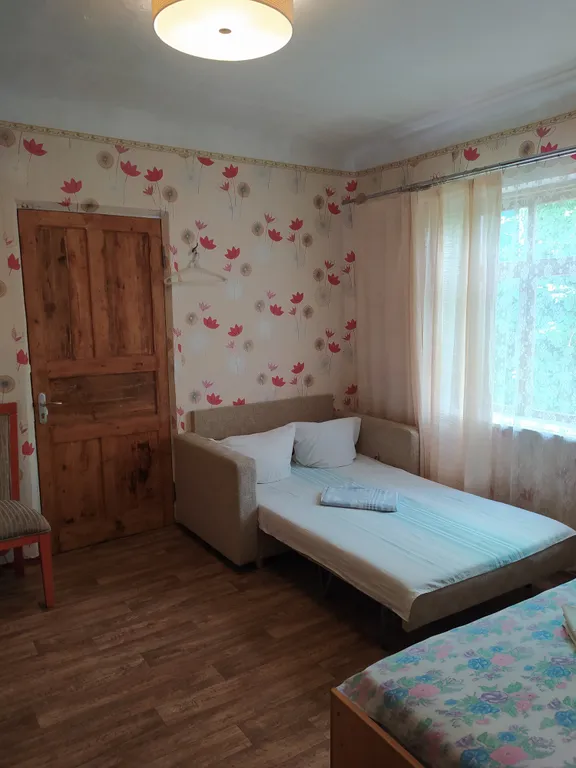 Дом с гранатовым деревом