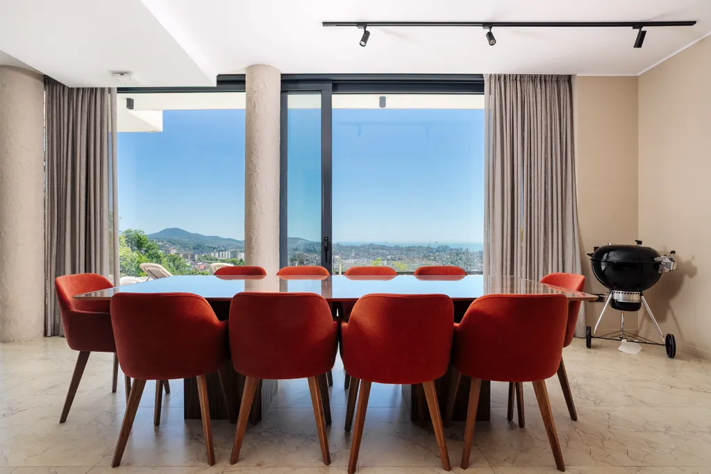 Вилла с потрясающим видом на море и Сочи