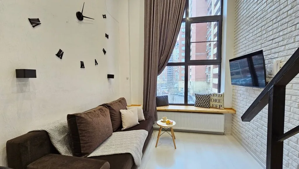 Двухуровневая студия недалеко от АГУ, АГТУ