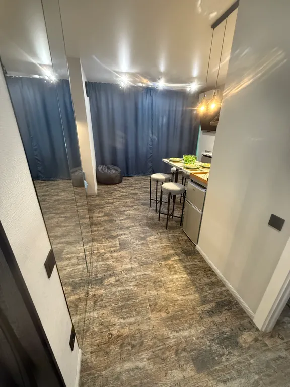 Квартира с водными панелями и джакузи