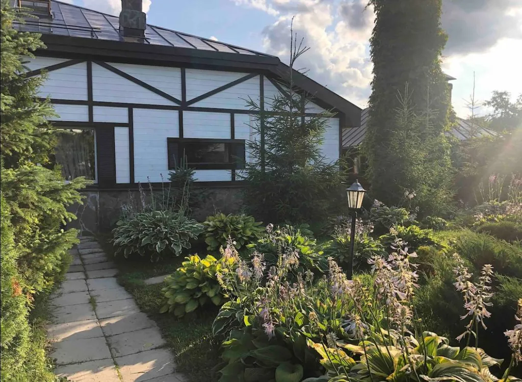 Уютный загородный дом с баней и бассейном