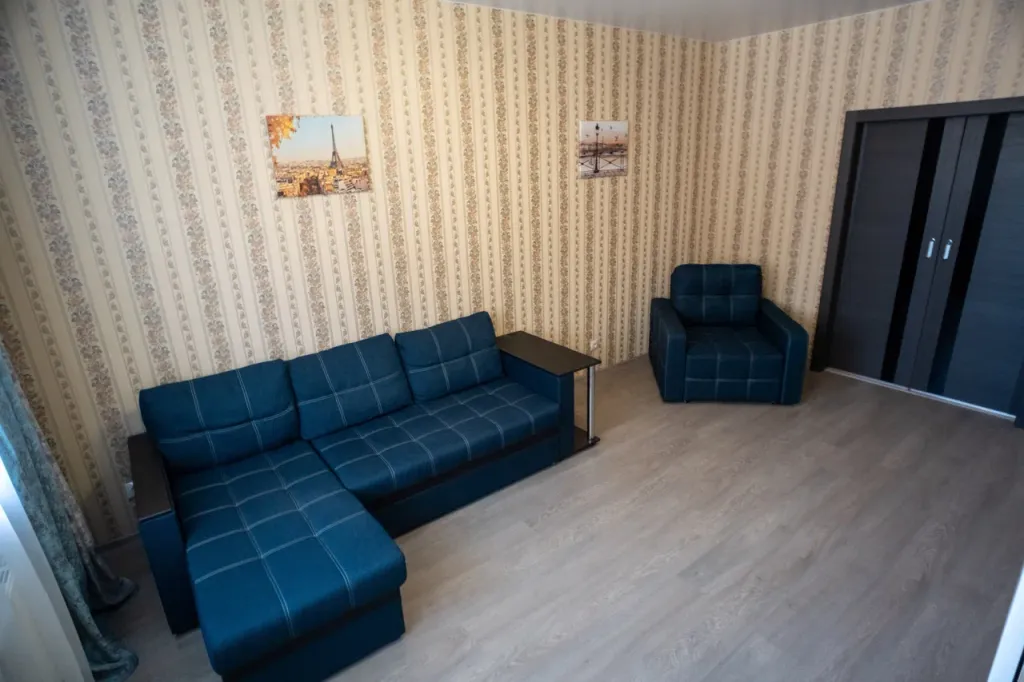 Апартаменты большая двухкомнатная квартира на пятерых