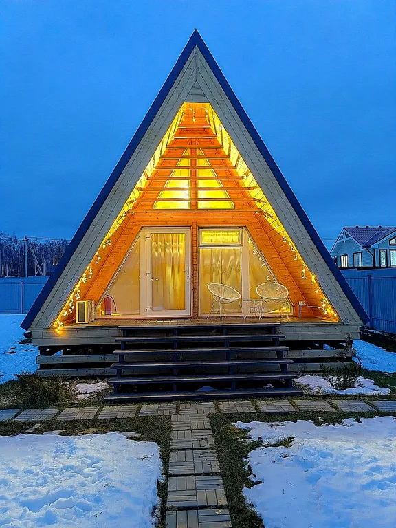 Загородный дом со своей территорией и баней