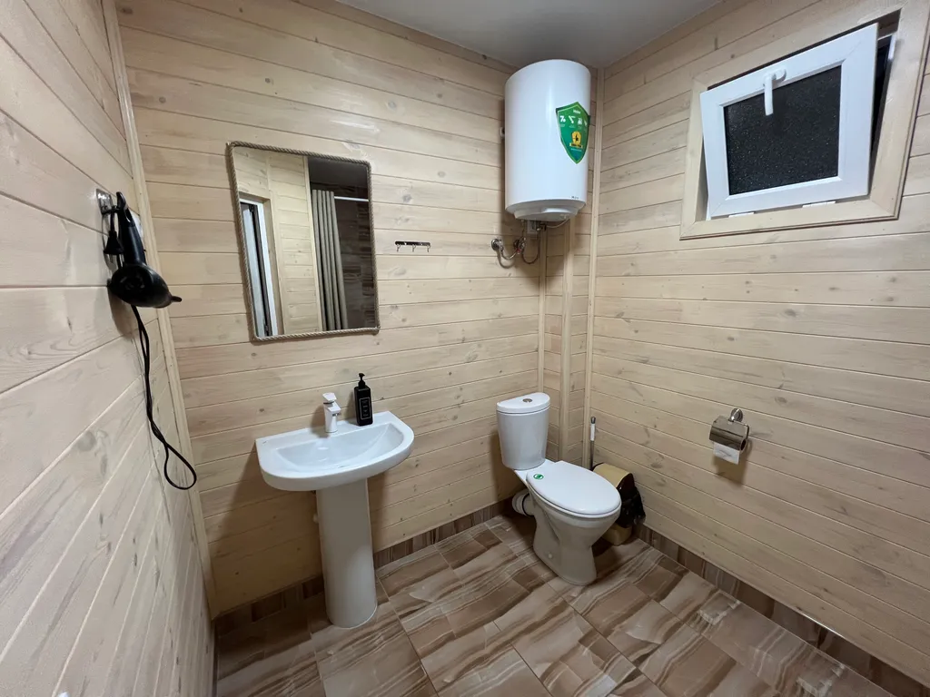 Коттедж с тёплым бассейном