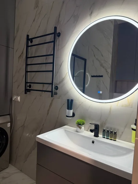 Апартамент с джакузи у окна