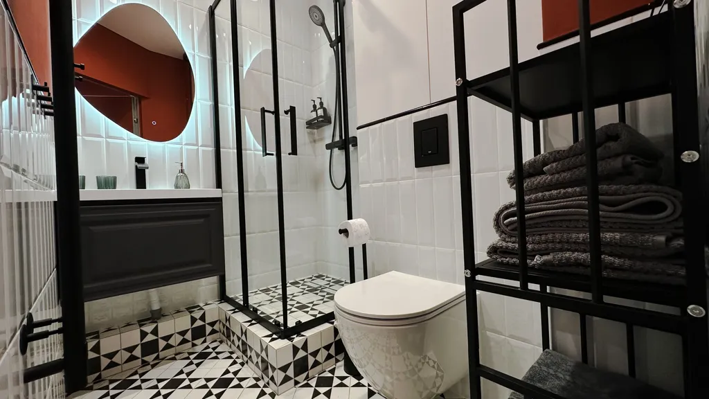 Уютная квартира с дизайнерским новым ремонтом в центе города