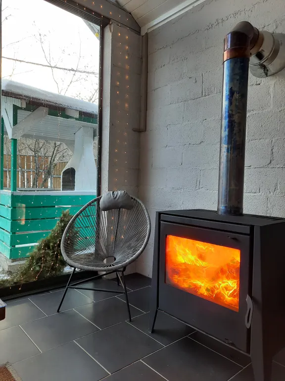 Милый домик в стиле прованс с камином, горячей купелью, баней, бассейном