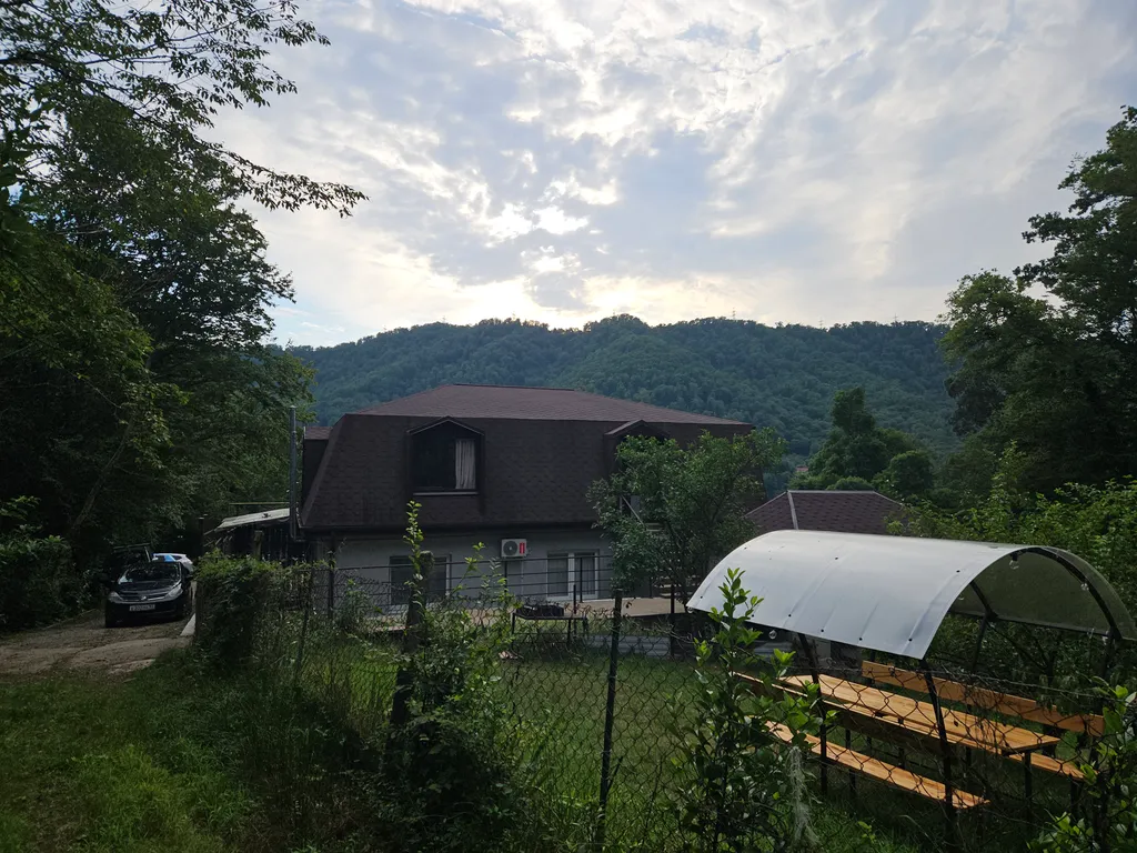 Коттедж Мансардный этаж с видом на лес вокруг — Сочи