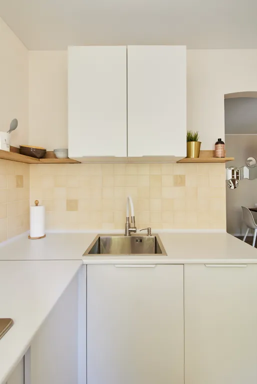 Бежевый Шёпот