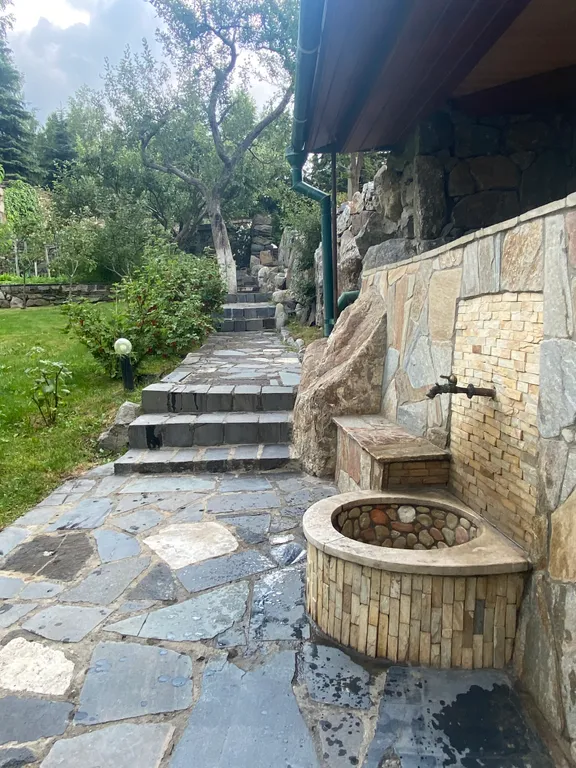 Дом в национальном стиле с удивительным видом AM House Grand