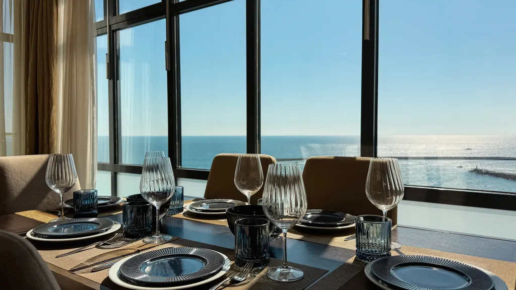 Апартамент 3-х спальный с балконами и панорамой моря