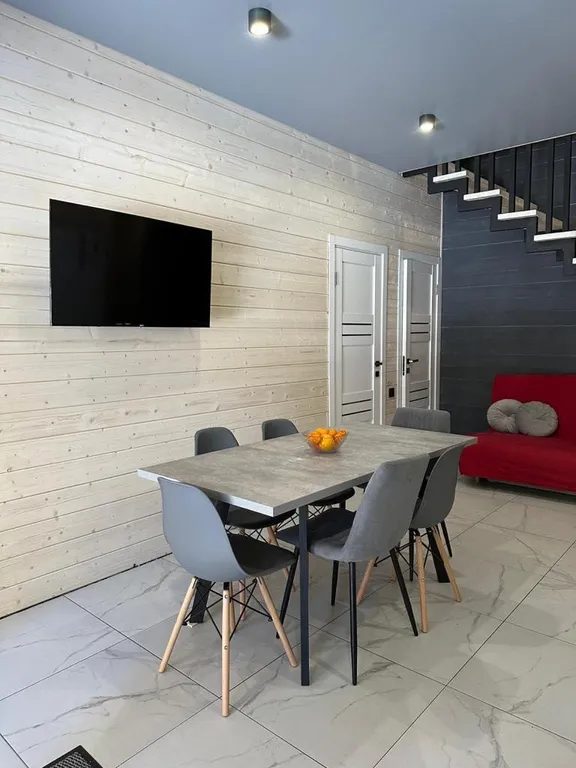 Коттедж в лесной зоне с тремя спальнями