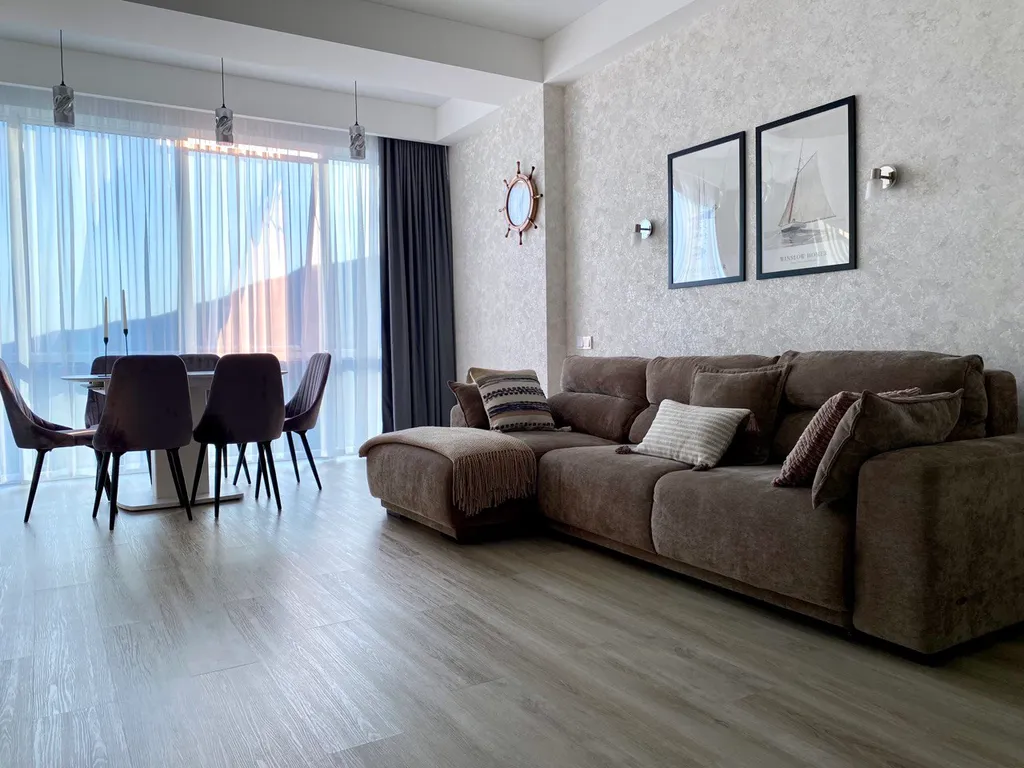 Евро-трехкомнатная в жк Ришелье Шато с бассейном