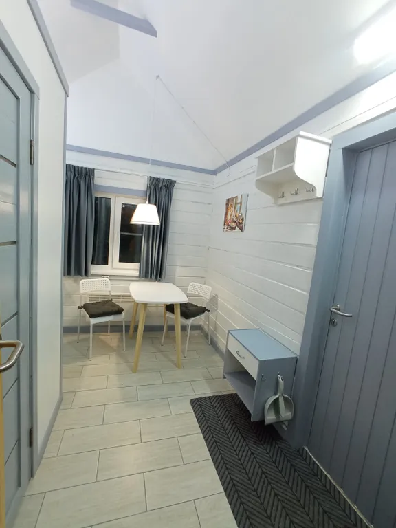 Домик у самого озера